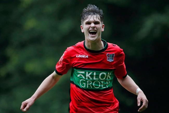 纳的防守反 纳的防守反